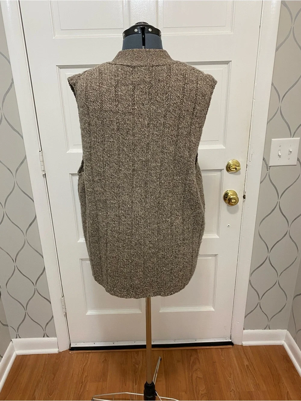 Vintage GAP 100% Shetland Wool Sweater Vest Brown Cable Knit Button Front L 167